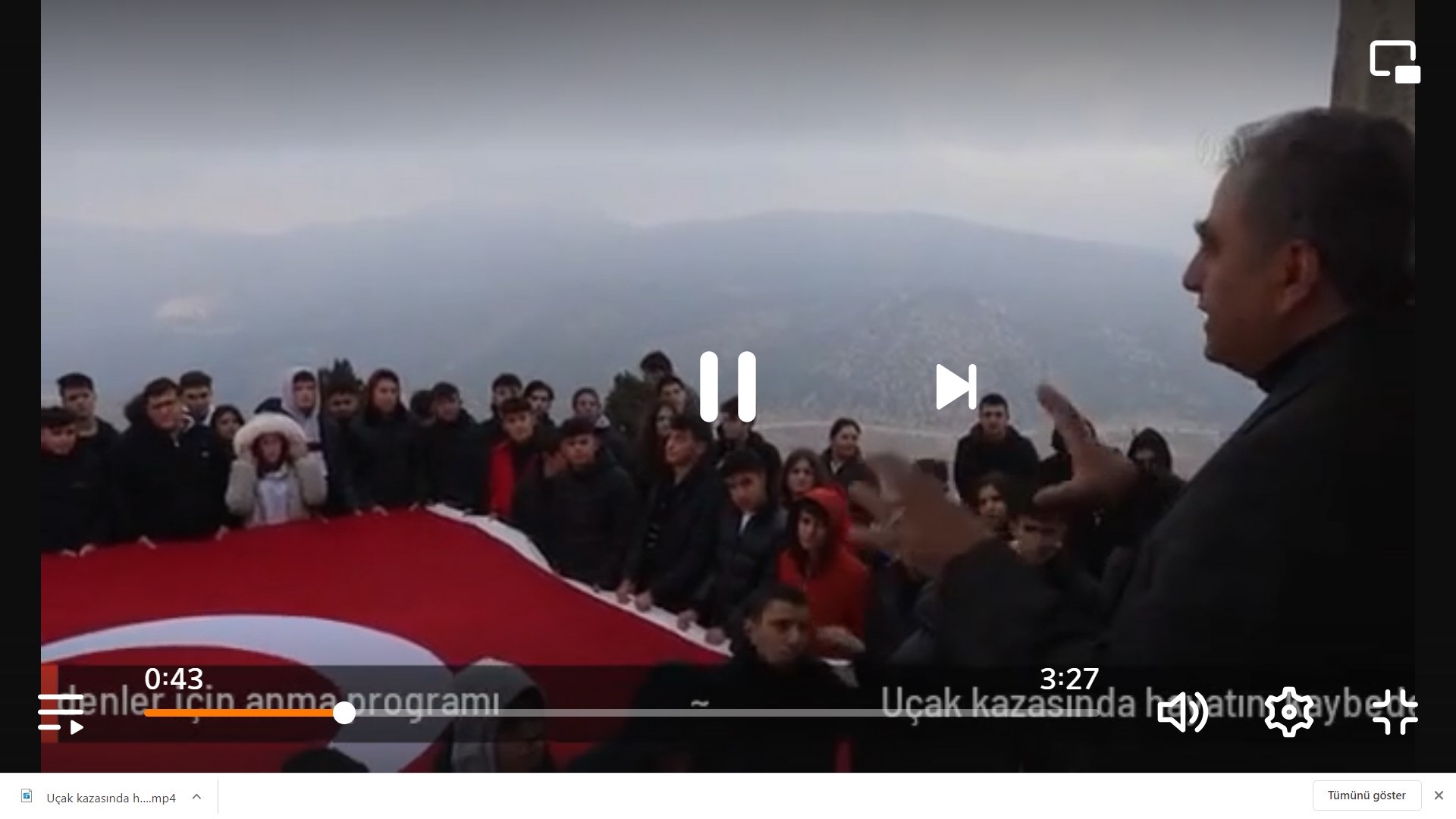 Isparta'da 2007'de 6 bilim insanı olmak üzere toplam 57 kişinin ölümüyle sonuçlanan uçak kazasında yaşamını yitiren akademisyenler ve vatandaşalar için lise öğrencileri anma programı düzenledi.